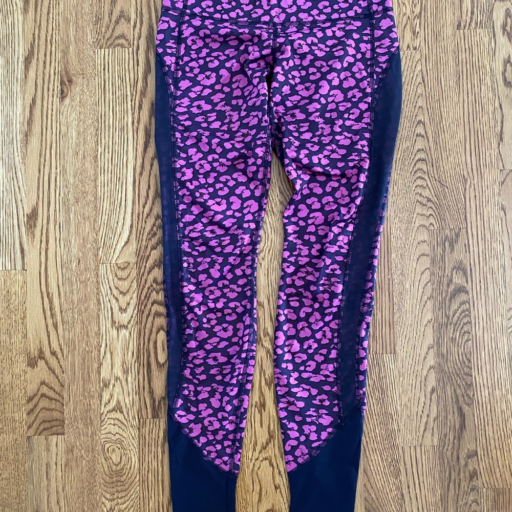 Lululemon purple cheetah leggings size 6